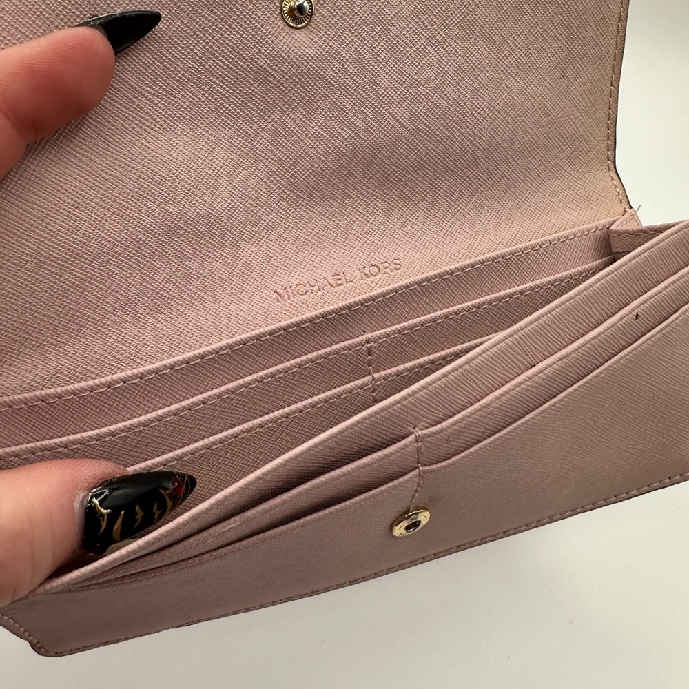 GIVEAWAY Michael Kors Blush Pink Wallet with Gold Accent - Picture 6 of 8
